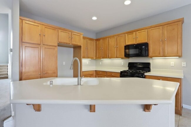 Photo - 353 Rosebriar Pl