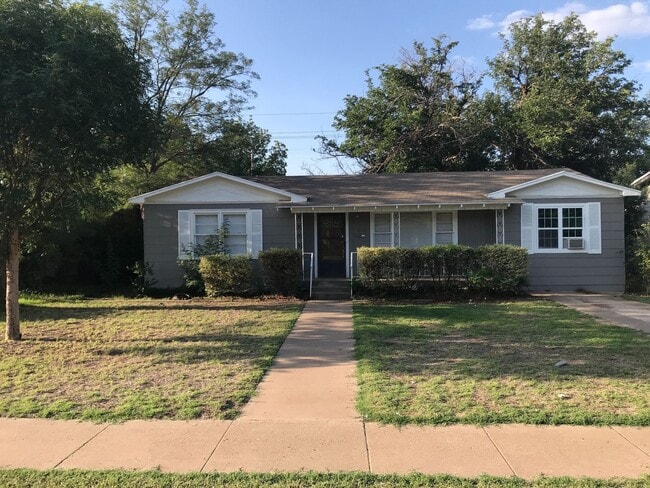 Building Photo - Pre Leasing for Fall 2026! 4/2 in Medical District!