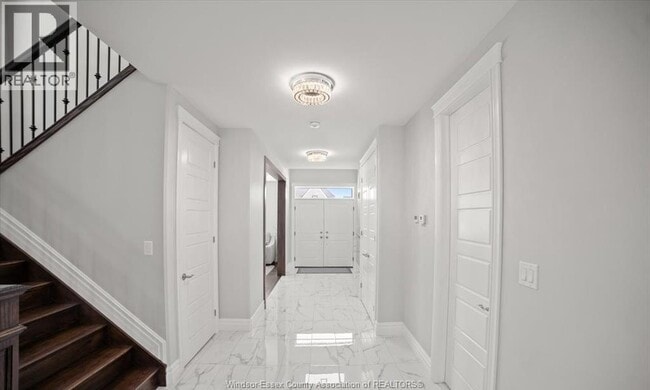 Photo - 356 Benjamin St