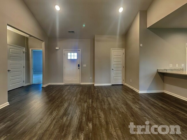 1008 Cyril Dr