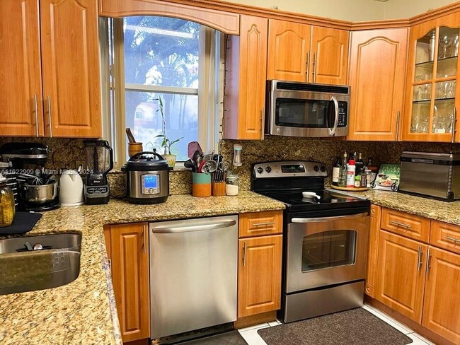 Photo - 335 NW 152nd Ln