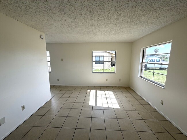 Photo - 4026/4028 61st Street West Unit 4026