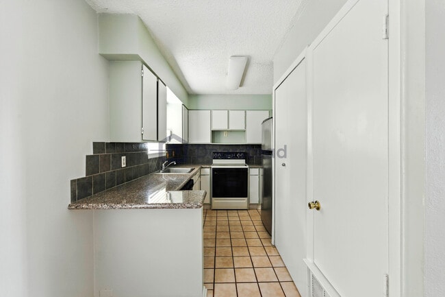Building Photo - 923 Vance Jackson Rd Unit Apt 801