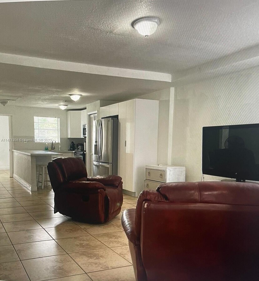 Photo - 744 NW 80th St