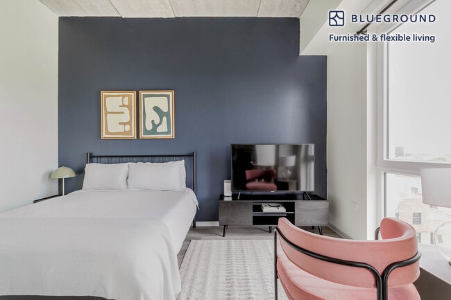 Photo - 343 W Schiller St Unit FL8-ID1088