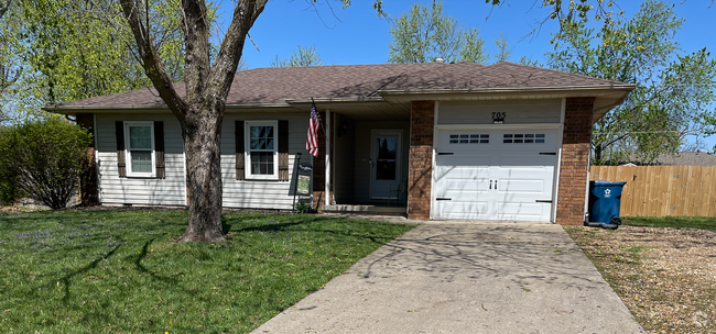 Building Photo - ADORABLE REMODELED 3 bedroom | 1 bathroom ... Rental