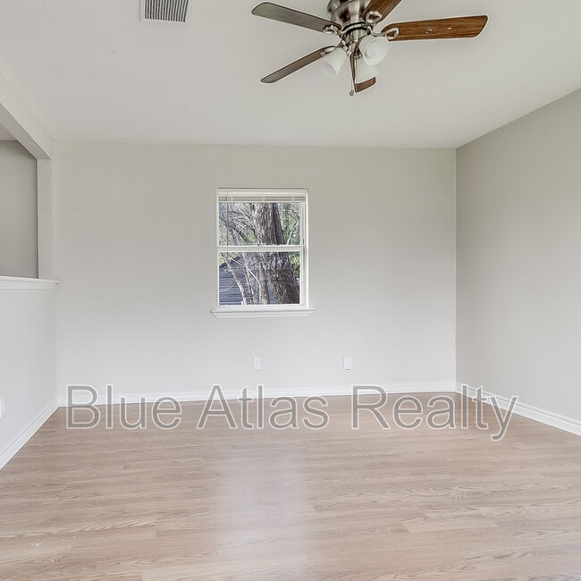 Photo - 2015 Glenfield Ave