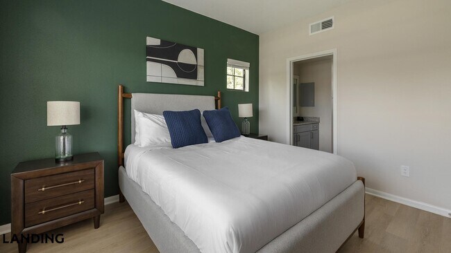 3232 N Garland Ave Unit 10-80BW