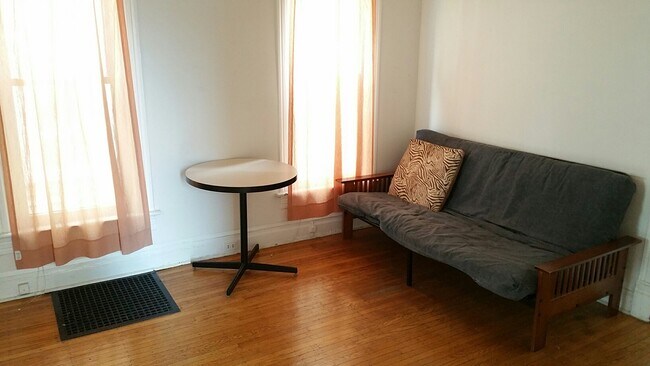 Photo - 1009 Garnett Pl Unidad 2