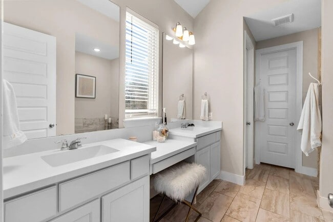 Photo - 1329 Pleasant Knoll Trl