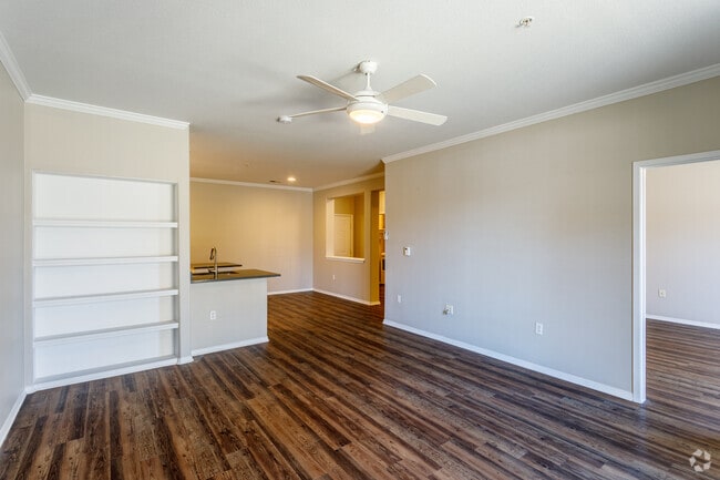 1BR, 1BA - Emerald