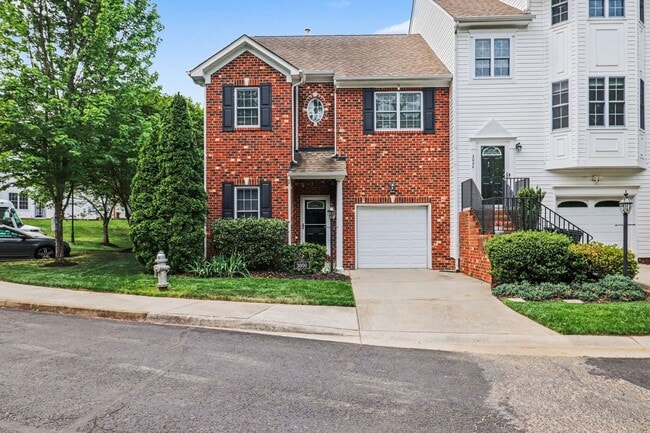 Building Photo - Beautiful Corner Townhome in Forest Hill Neighborhood ***Available Early June***