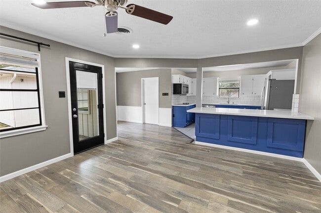 Photo - 302 Shadow Creek Dr