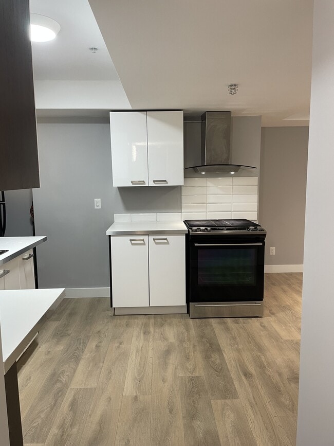 Photo - 22963-22136 136 Ave