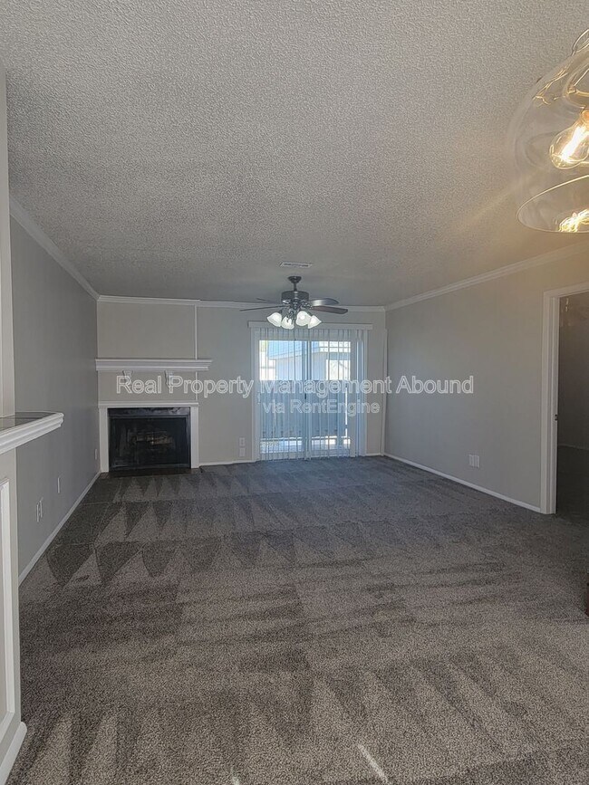 Photo - 6724 S Lewis Ave Unidad 1304