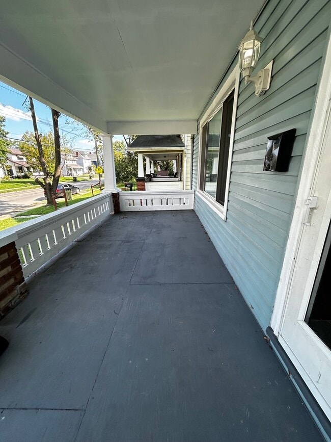 145 N Hague Ave