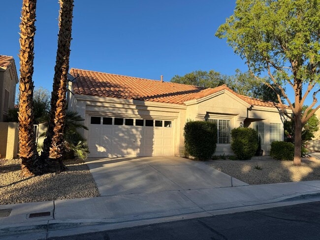 Building Photo - 8800 Crescent Ridge Ln