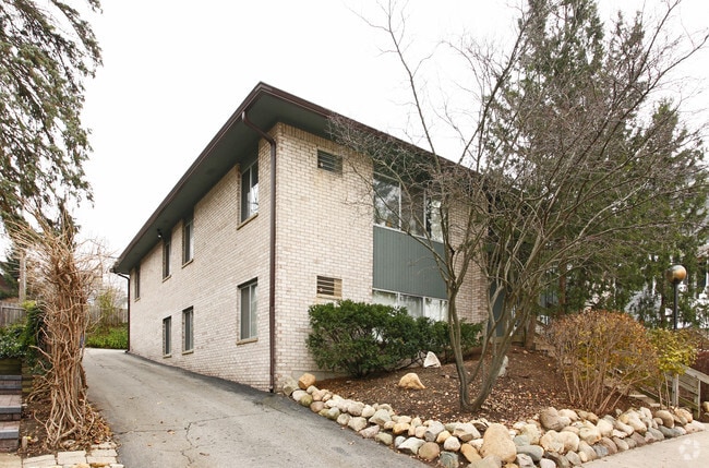 Ashley Manor