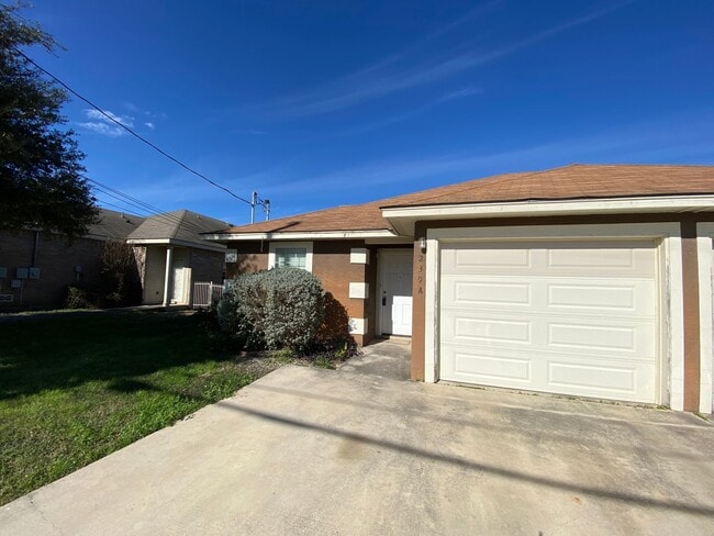 Building Photo - 2/2/1 One Story Duplex / Ceramic Tile/ No Carpet / Fenced in Yard / CISD