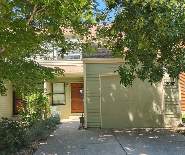 Building Photo - Beautiful Remodeled Townhome for Rent