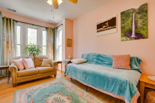 Building Photo - 1810 N Albany Ave Unit ID1306608P