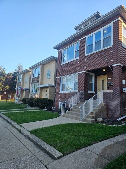 Photo - 6152 S Kolin Ave House