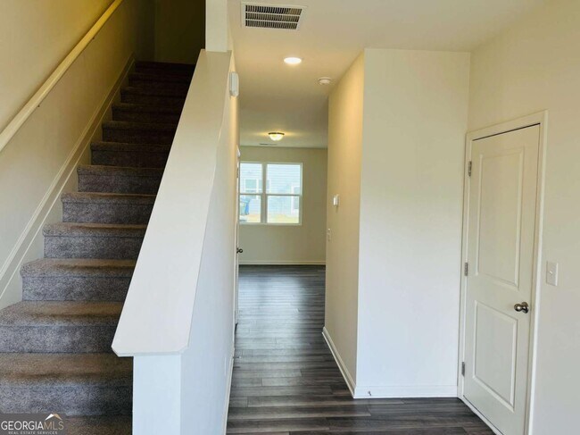 Photo - 404 Union Station St