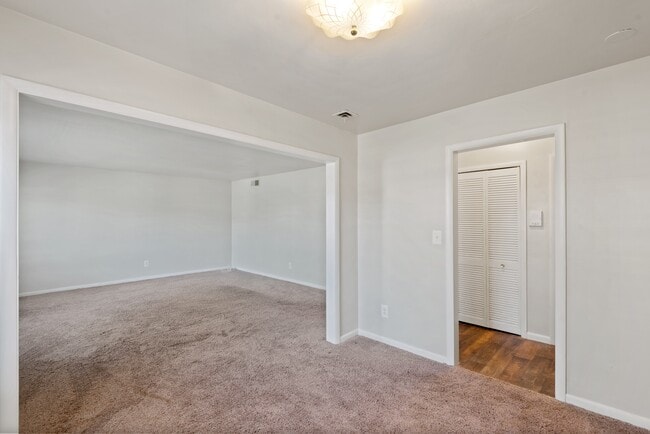 The Wilshire Apartments