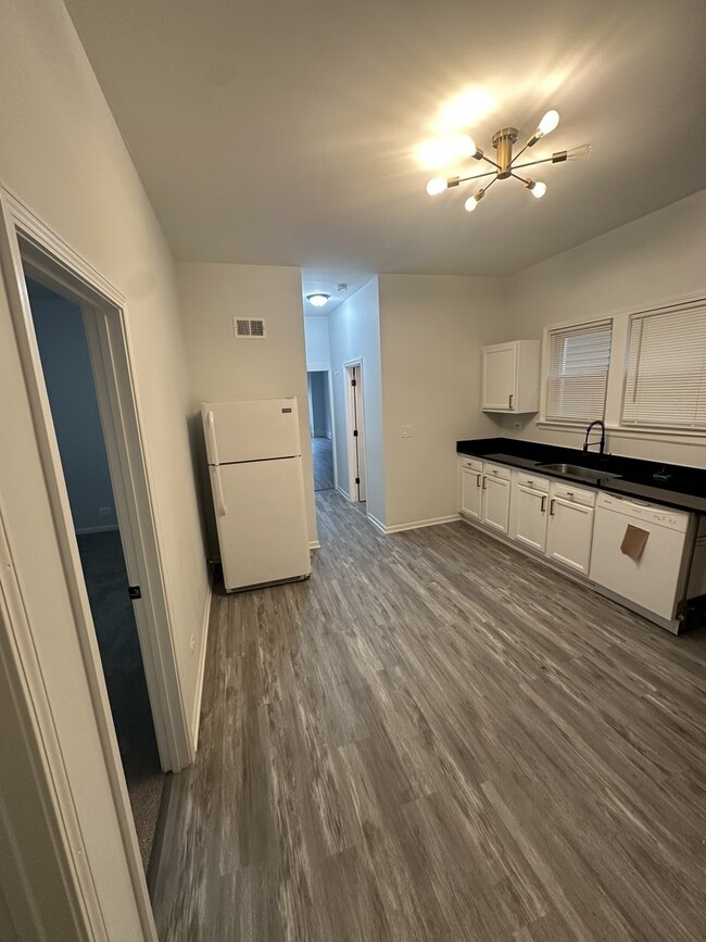 Photo - 3625 W Shakespeare Ave Unit 2