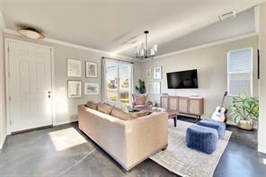 Photo - 2947 Moss St