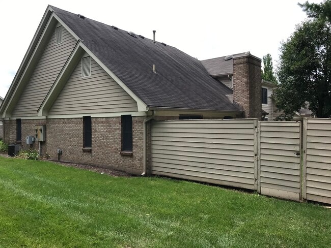 Side Yard - 6630 Golf Green Dr Townhome