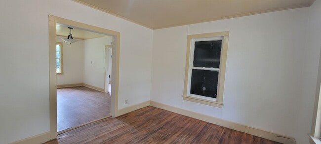 Photo - Nice 2 bedroom/1 bath home with Single Car Garage and Central Air & Heat!