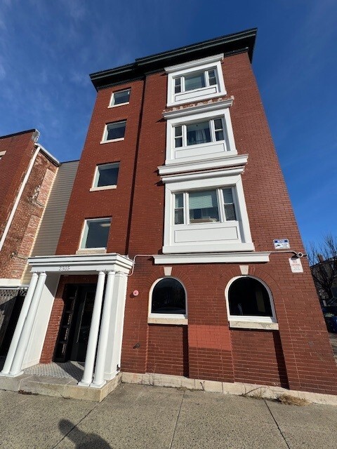 Whitelock Apartments
