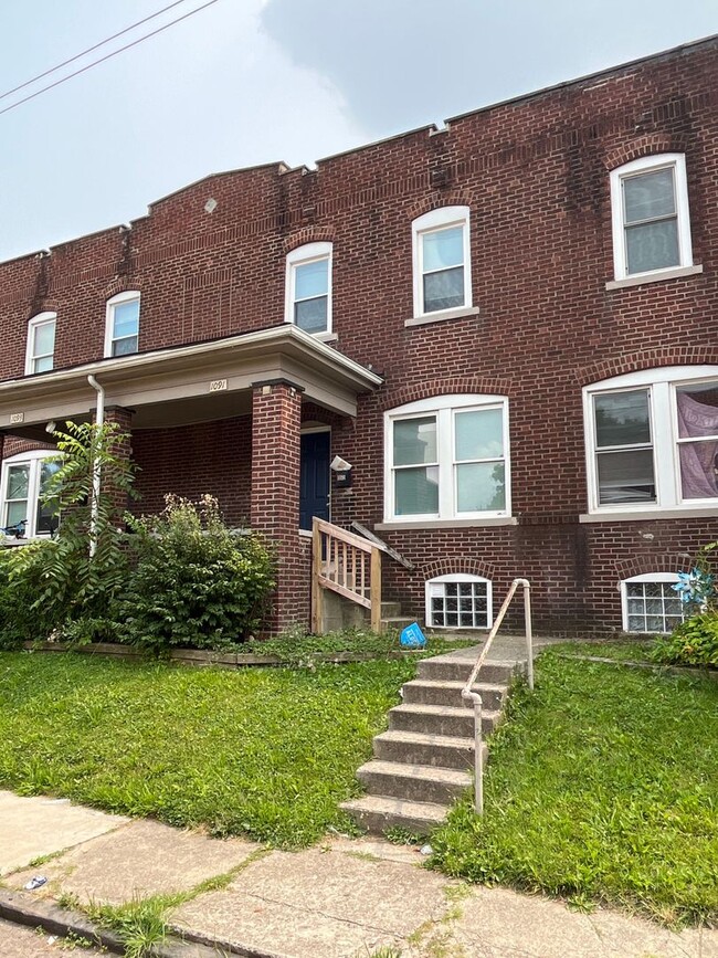 1087-1097 Stanley Ave - 1087-1097 Stanley Ave Apartment Unit 1093