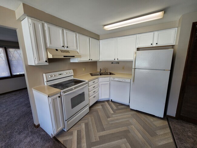 Building Photo - 1349 Pierce Ave Unit 1