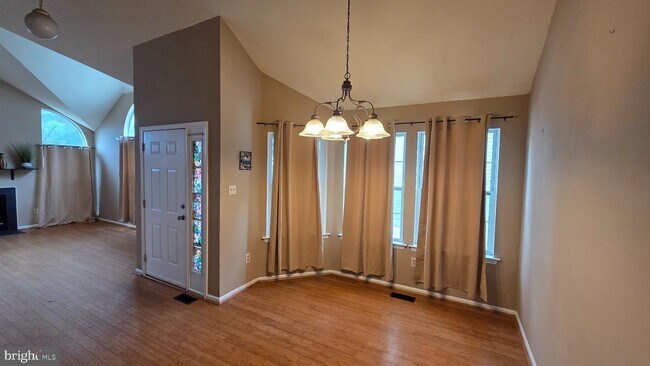 Photo - 10 Wesley Ln