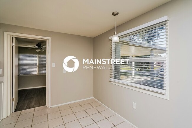 Photo - 3 Bedroom Pet-Friendly Home in Largo, FL with Main Street Renewal