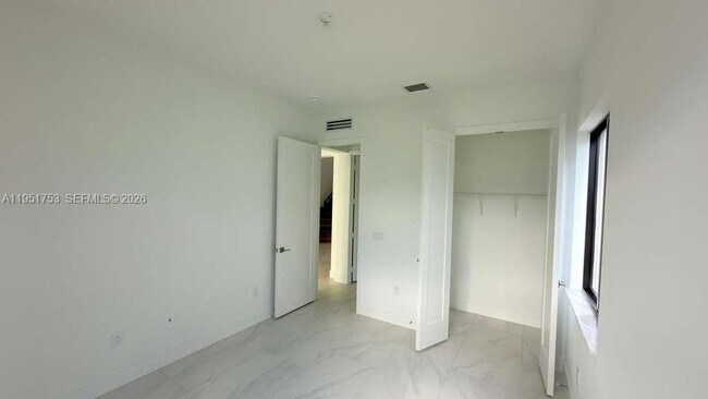 Photo - 19700 NE 14th Ave