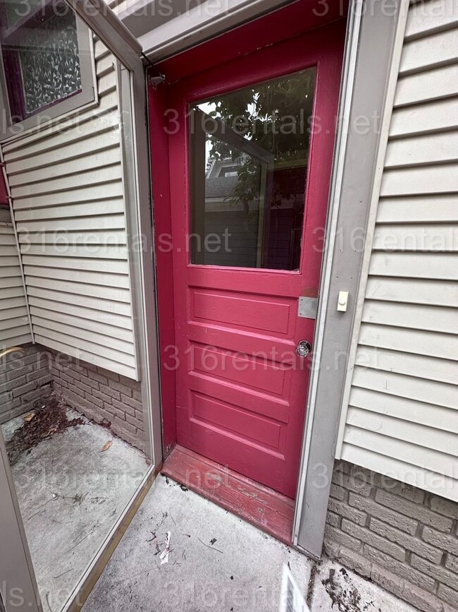 Photo - $825 - 3 bed 1 bath - Beautiful apartment ... Unit 3612 E 2nd St N - 3