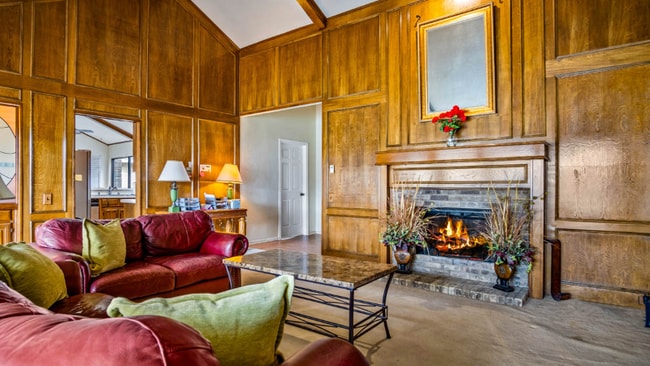 Photo - 2013 Stain Glass Dr