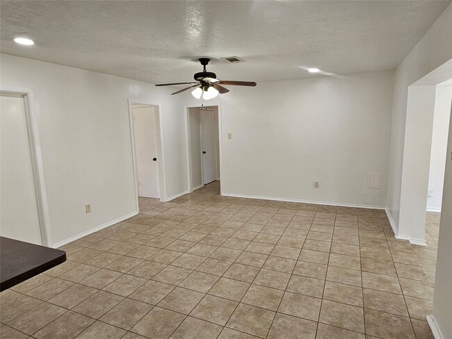 Photo - 4214 Ember Ln