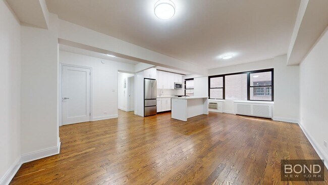 Building Photo - 157 W 57th St Unit 3G Rental