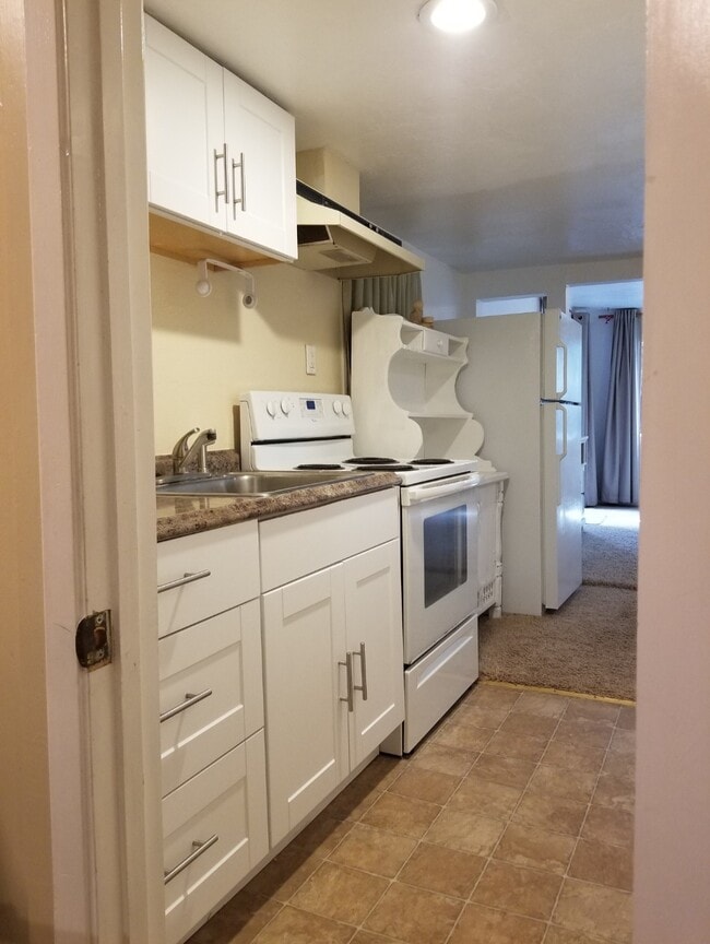 Photo - 1084 Fern Ave