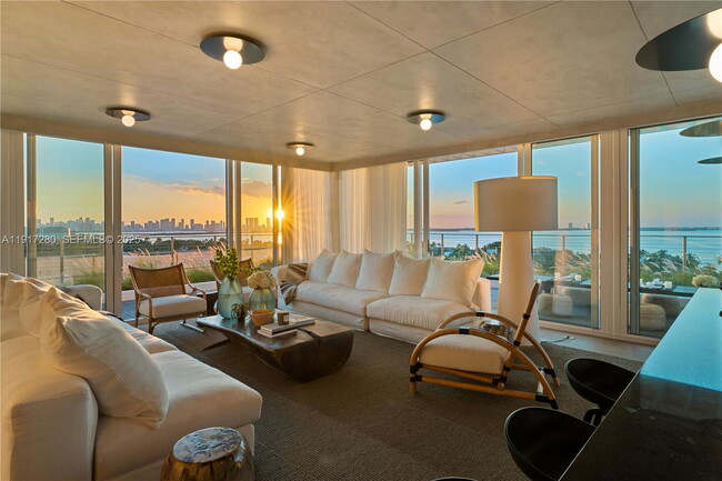 Photo - 4701 Meridian Ave Unit UPH21