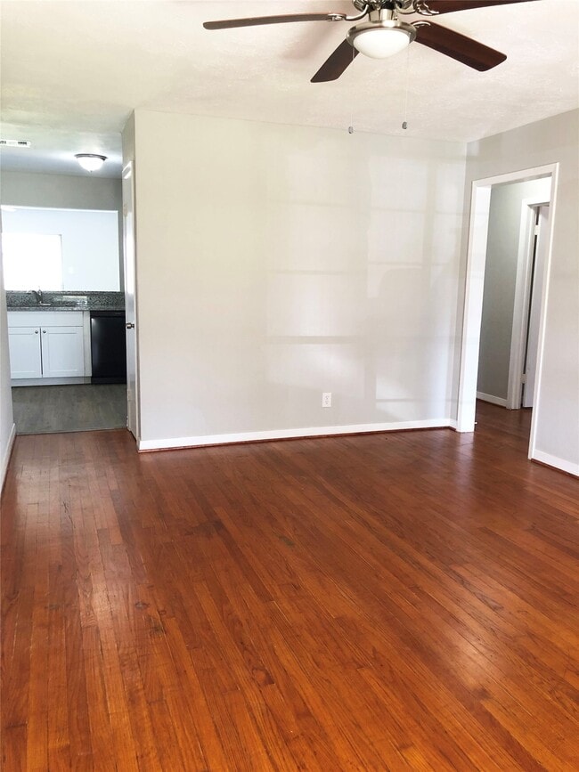 Photo - 509 Avenue J