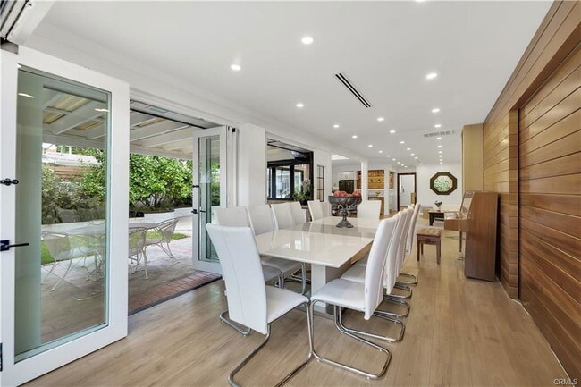 Photo - 6409 Graves Ave