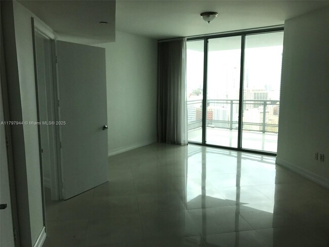Photo - 350 S Miami Ave Unidad 2811 Rental