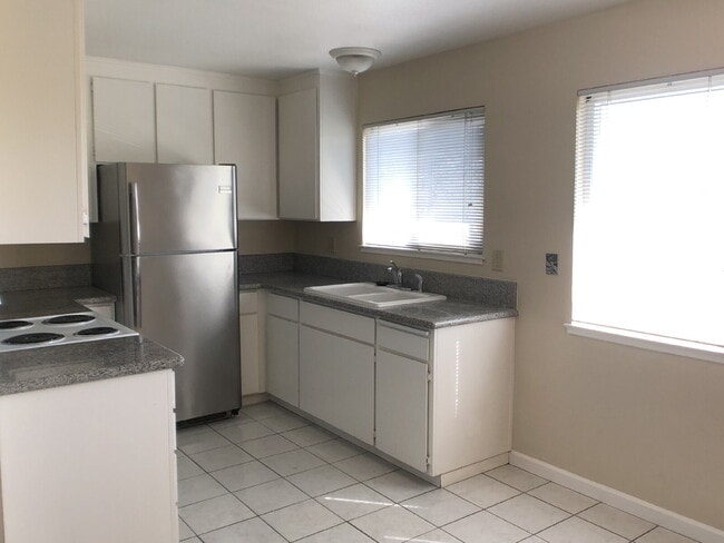 Photo - Convenient Santa Clara Location Unit 4