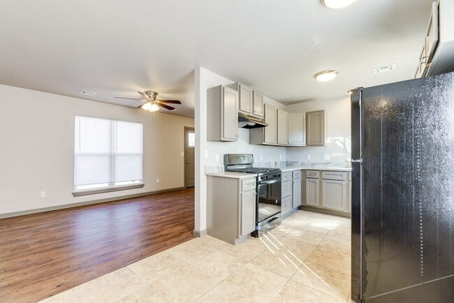 Photo - 2412 NW 40th St