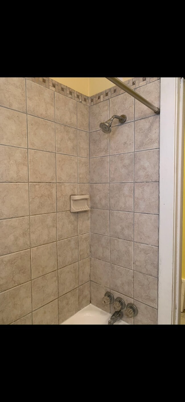 Photo - 1152 Lyman Ave Unit 1R